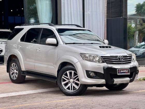 TOYOTA HILUX 3.0 SRV 4X4 CD 7 LUGARES 16V TURBO INTERCOOLER DIESEL 4P AUTOMÁTICO